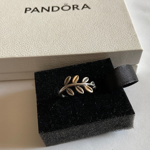 Pandora Two tone leaflets ring - Picture 1 of 4